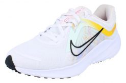 Buty do biegania damskie Nike Quest 5 Premium. Białe obuwie sportowe damskie Nike, bez wzorów, z materiału, do biegania. Za 445.00 zł.