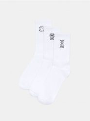 Prążkowane skarpetki 3 pack - biały. Białe skarpety damskie Sinsay, bez wzorów, prążkowane. Za 15.99 zł.