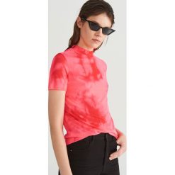 Bluzka z motywem tie-dye - Różowy. Bluzki damskie Reserved. W wyprzedaży za 19.99 zł.