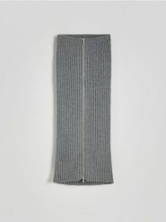 Spódnica z prążkowanej dzianiny - szary. Szare spódnice damskie Reserved, l, bez wzorów, z dzianiny, dopasowane. W wyprzedaży za 49.99 zł.