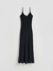 Kreszowana sukienka maxi - czarny. Czarne sukienki damskie Reserved, na co dzień, l, bez wzorów, z dzianiny, bez kołnierzyka, bez ramiączek, maxi, proste. Za 179.99 zł.