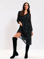 Kozaki - czarny. Czarne kozaki damskie Sinsay, za kolano, bez obcasa, na obcasie. Za 99.99 zł.