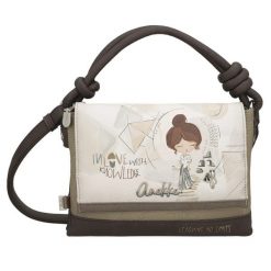 Listonoszka damska Anekke, z klapką z dekoracyjnym nadrukiem i krótką rączką z ozdobnymi węzłami wyposażona w dodatkowy pasek na ramię, wielokolorowa. Białe torby na ramię damskie Anekke, bez wzorów, biznesowe, z nadrukiem, bez dodatków. Za 359.00 zł.