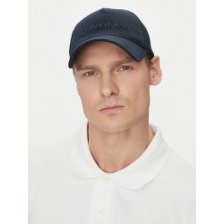 Czapka z daszkiem Calvin Klein. Niebieskie czapki i kapelusze męskie Calvin Klein, bez wzorów. Za 99.99 zł.