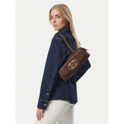 Torebka LOVE MOSCHINO. Brązowe torebki do ręki damskie Love Moschino, bez wzorów, klasyczne, bez dodatków. Za 859.99 zł.