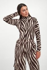Golf damski wzór zebra TWINSET U&B. Swetry damskie Twinset U&B, l, bez wzorów, bez kołnierzyka, bez ramiączek, bez kaptura. Za 789.00 zł.
