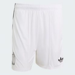 Spodenki wyjazdowe Belgia 26. Białe krótkie spodenki sportowe męskie Adidas, bez wzorów, do piłki nożnej, climacool (adidas). Za 199.00 zł.