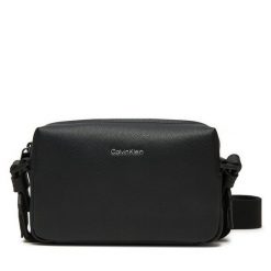 Saszetka Calvin Klein. Czarne saszetki męskie Calvin Klein, młodzieżowe, małe. Za 199.99 zł.
