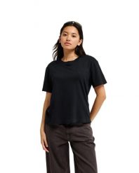 Koszulka z krótkim rękawem dla Kobiety ESSENTIAL Czarny. Czarne t-shirty damskie Quiksilver, m, bez wzorów, z bawełny, klasyczne, bez kołnierzyka. Za 129.99 zł.