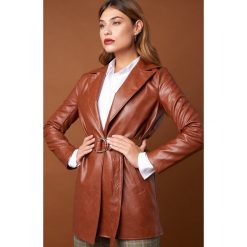 NA-KD Trend Kurtka z paskiem - Brown. Kurtki damskie marki NA-KD Trend. Za 323.95 zł.