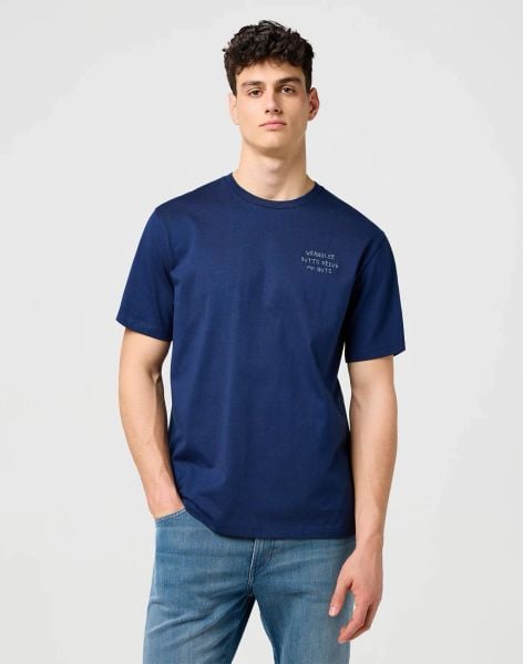 MESKA KOSZULKA WRANGLER EMBROIDERY TEE NAVY 112371488. Niebieskie t-shirty męskie Wrangler, m, bez wzorów, bez kołnierzyka. Za 79.99 zł.
