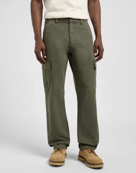 MESKIE SPODNIE LEE CARGO PANT OAK MOSS 112370611. Zielone spodnie materiałowe męskie Lee, l, bez wzorów, z materiału. Za 219.99 zł.