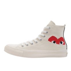 Buty do chodzenia dla dorosłych Converse Comme des Garçons White Half Logo. Białe trampki i tenisówki damskie Converse, bez wzorów, bez zapięcia. W wyprzedaży za 1,134.20 zł.