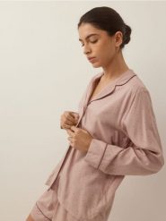 Dwuczęściowa piżama w groszki - brązowy. Brązowe piżamy damskie Reserved, l, bez wzorów, z wiskozy, bez ramiączek. Za 139.99 zł.