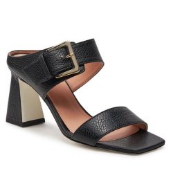 Klapki Pollini. Czarne klapki damskie Pollini, bez wzorów, bez obcasa. Za 1,779.00 zł.