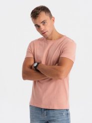 T-shirt męski bawełniany BASIC - różowy V9. Czerwone t-shirty męskie Ombre Clothing, m, bez wzorów, z bawełny, klasyczne, bez kołnierzyka. W wyprzedaży za 19.99 zł.