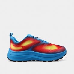 Buty trailowe męskie Inov-8 TrailFly Max Wide. Czerwone buty sportowe męskie Inov-8, bez zapięcia, do biegania. Za 440.99 zł.
