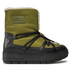 Śniegowce Tommy Hilfiger. Zielone śniegowce i trapery damskie Tommy Hilfiger. Za 869.99 zł.