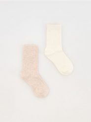 Skarpetki z wełną 2 pack - kremowy. Białe skarpety damskie Reserved, bez wzorów, z wełny. W wyprzedaży za 15.99 zł.