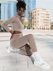 Legginsy - brązowy. Brązowe legginsy damskie Sinsay, l, bez wzorów. Za 39.99 zł.