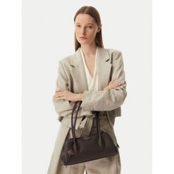 Torebka Calvin Klein. Brązowe torebki do ręki damskie Calvin Klein, bez wzorów, klasyczne, bez dodatków. Za 649.99 zł.