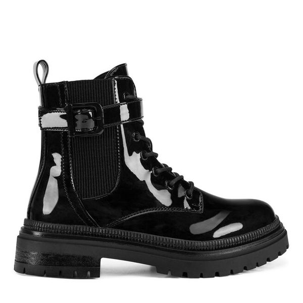 Trzewiki DeeZee. Czarne botki damskie DeeZee, bez obcasa, na płaskiej podeszwie, bez zapięcia. Za 179.99 zł.