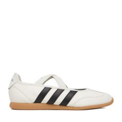 Baleriny adidas. Białe baleriny dziewczęce Adidas, bez wzorów, bez zapięcia. Za 219.99 zł.