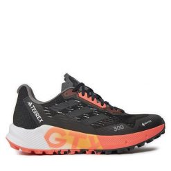 Buty do biegania adidas. Czarne obuwie sportowe damskie Adidas, bez wzorów, z gore-texu, do biegania, adidas terrex. Za 559.99 zł.