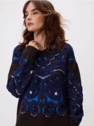 Wzorzysty sweter z kołnierzykiem - wielobarwny. Swetry damskie Reserved, l, bez wzorów, z dzianiny, bez kołnierzyka, bez ramiączek, bez kaptura. Za 239.99 zł.