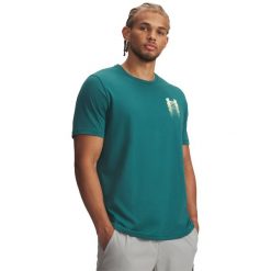 T-Shirt męski Under Armour BLUR LOGO 6009245. Zielone t-shirty męskie Under Armour, m, bez wzorów, z bawełny, bez kołnierzyka. Za 125.05 zł.