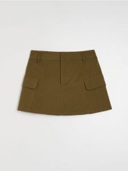 Spódnico-spodenki z kieszeniami cargo - zielony. Zielone szorty damskie Sinsay, l, bez wzorów. Za 49.99 zł.