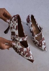 Brązowe Czółenka Vices w Krowie Łaty na Szpilce z Wkładką ze Skóry Naturalnej Ozdobione Nitami Rileinea Viralowe. Brązowe czółenka damskie Renee, bez wzorów, ze skóry, eleganckie, bez obcasa, na szpilce, bez zapięcia. Za 89.99 zł.