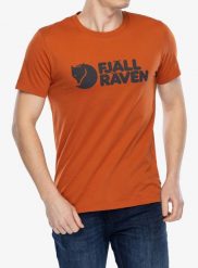Koszulka Fjallraven Logo T-shirt. Czerwone t-shirty męskie Fjällräven, na lato, l, bez wzorów, z bawełny, klasyczne, bez kołnierzyka. Za 250.20 zł.