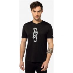 Koszulka z krótkim rękawem męska SUPER.NATURAL Carabinieri Tee. Czarne koszulki sportowe męskie super.natural, l, bez wzorów, z materiału, bez kołnierzyka, bez ramiączek, wspinaczkowe. Za 299.99 zł.