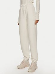 Calvin Klein Jeans Spodnie dresowe J20J223920 Biały Regular Fit. Białe jeansy damskie Calvin Klein Jeans, s, bez wzorów, z bawełny. Za 419.99 zł.