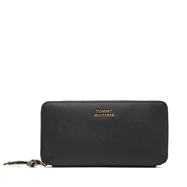 Portfel Tommy Hilfiger. Czarne portfele damskie Tommy Hilfiger, bez wzorów. Za 312.99 zł.
