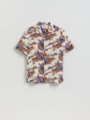 Koszula regular z dodatkiem lnu - kremowy. Białe koszule męskie Reserved, l, bez wzorów, z wiskozy, bez kołnierzyka, bez ramiączek. Za 139.99 zł.