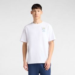 Koszulka męska New Balance MT61I5BMWT – biała. Białe koszulki sportowe męskie New Balance, l, z aplikacjami, z bawełny, bez kołnierzyka, bez ramiączek. Za 169.99 zł.