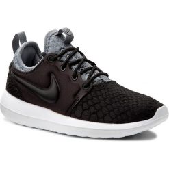 Buty NIKE - Roshe Two Se 881188 001 Black/Black/Cool Grey/White. Czarne obuwie sportowe damskie Nike, bez wzorów, z materiału, bez obcasa, na płaskiej podeszwie, bez zapięcia. W wyprzedaży za 279.00 zł.