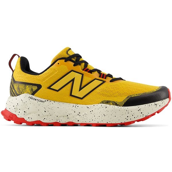 Buty męskie New Balance Fresh Foam Garoé v2 MTGAROI2 – żółte. Żółte buty sportowe męskie New Balance, z materiału, bez zapięcia, do biegania. Za 579.99 zł.