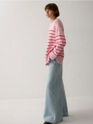 Sweter regular z wiskozą - różowy. Czerwone swetry damskie Reserved, l, bez wzorów, z dzianiny, bez kołnierzyka, bez ramiączek, bez kaptura. W wyprzedaży za 49.99 zł.