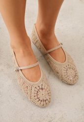 Ciemnobeżowe Ażurowe Balerinki VICES w Stylu Boho z Paskiem z Klamerką Phepheu. Brązowe baleriny damskie Born2be, w ażurowe wzory, z jeansu, boho, bez obcasa. Za 89.99 zł.