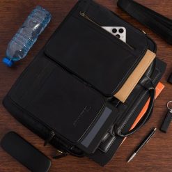 Torba męska skórzana na ramię laptopa duża biznesowa czarna Beltimore N07. Czarne torby na laptopa męskie bez wzorów, biznesowe, na ramię, duże. Za 359.90 zł.