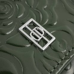 Portfel damski skórzany ciemnozielony w kwiatki duży Paolo Peruzzi AL-12-GB. Zielone portfele damskie Paolo Peruzzi, bez wzorów, ze skóry. Za 89.00 zł.