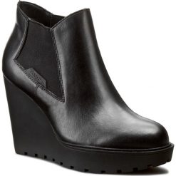 Botki CALVIN KLEIN JEANS - Sydney RE9620 Black. Botki damskie Calvin Klein Jeans. W wyprzedaży za 359.00 zł.