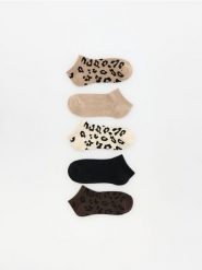 Krótkie skarpetki 5 pack - brązowy. Brązowe skarpety damskie Reserved, bez wzorów. Za 49.99 zł.