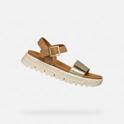 Sandały GEOX D XAND 2.1S Brązowy. Brązowe sandały damskie Geox, bez wzorów, ze skóry, bez obcasa, bez zapięcia. Za 399.99 zł.