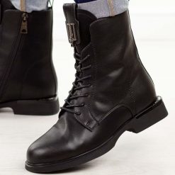 Czarne skórzane botki damskie Vinceza 66834. Czarne botki damskie VINCEZA, na jesień, z dzianiny, biznesowe, z okrągłym noskiem, bez obcasa, na płaskiej podeszwie, bez zapięcia. Za 319.00 zł.