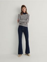 Sweter z wiskozą - wielobarwny. Swetry damskie Reserved, l, bez wzorów, z dzianiny, bez kołnierzyka, bez ramiączek, bez kaptura. W wyprzedaży za 39.99 zł.