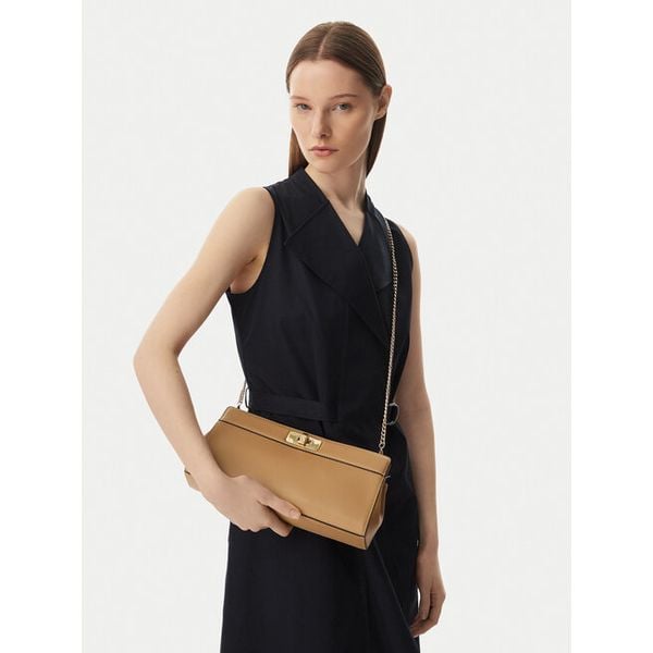 Torebka Tommy Hilfiger. Brązowe torebki do ręki damskie Tommy Hilfiger, bez wzorów, wizytowe, bez dodatków. Za 374.99 zł.